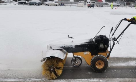 道路扫雪机